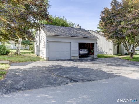 25 Woodstock Meadows Woodstock CT 06281