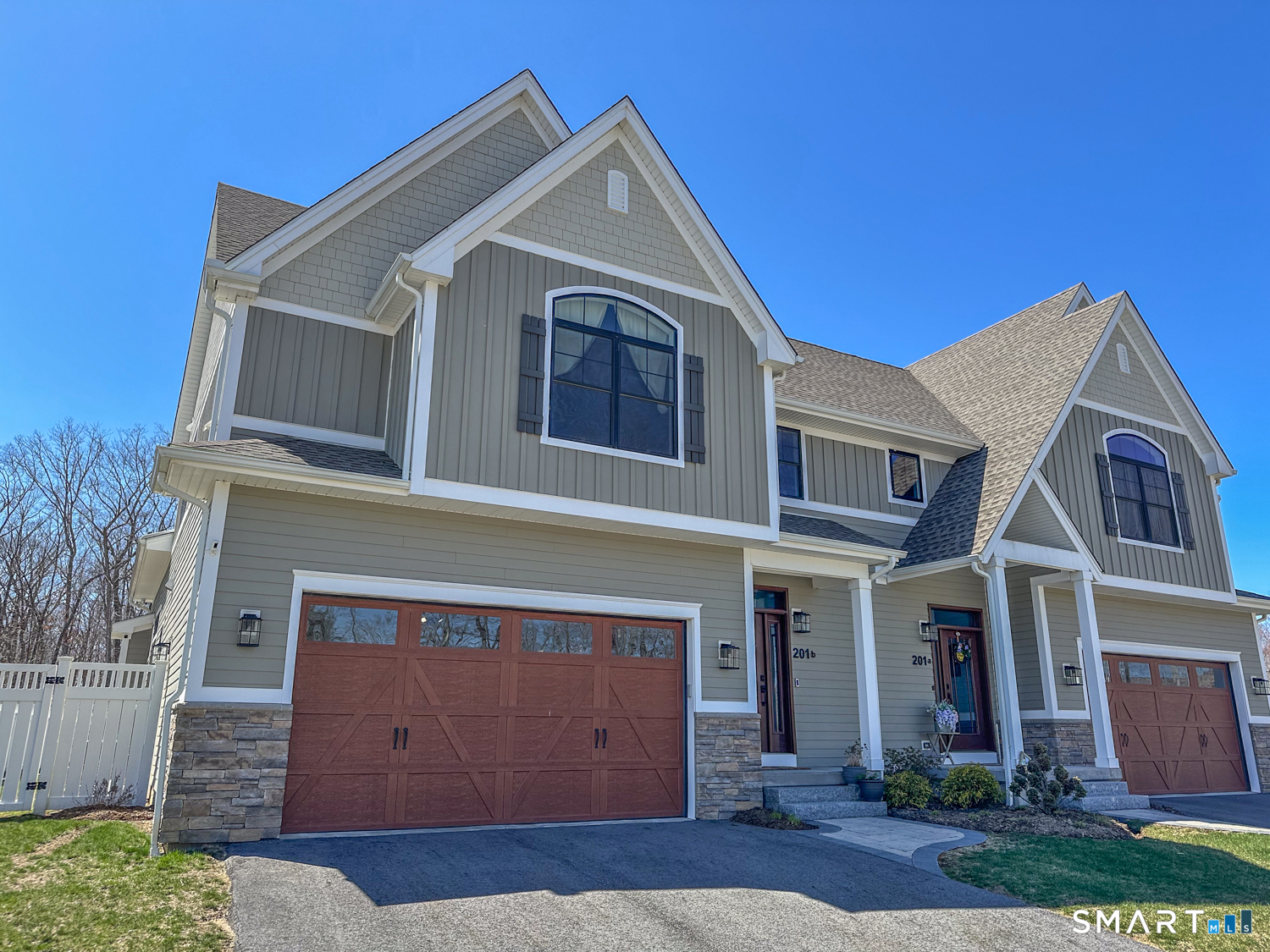 201 Edgewater Circle East Hampton CT 06424