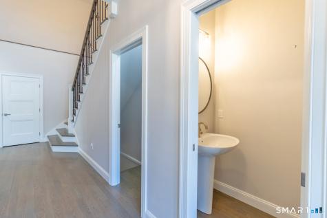 201 Edgewater Circle East Hampton CT 06424