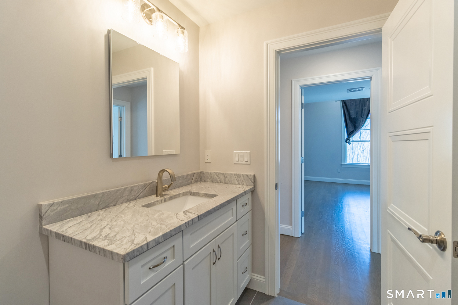 201 Edgewater Circle East Hampton CT 06424