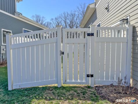 201 Edgewater Circle East Hampton CT 06424