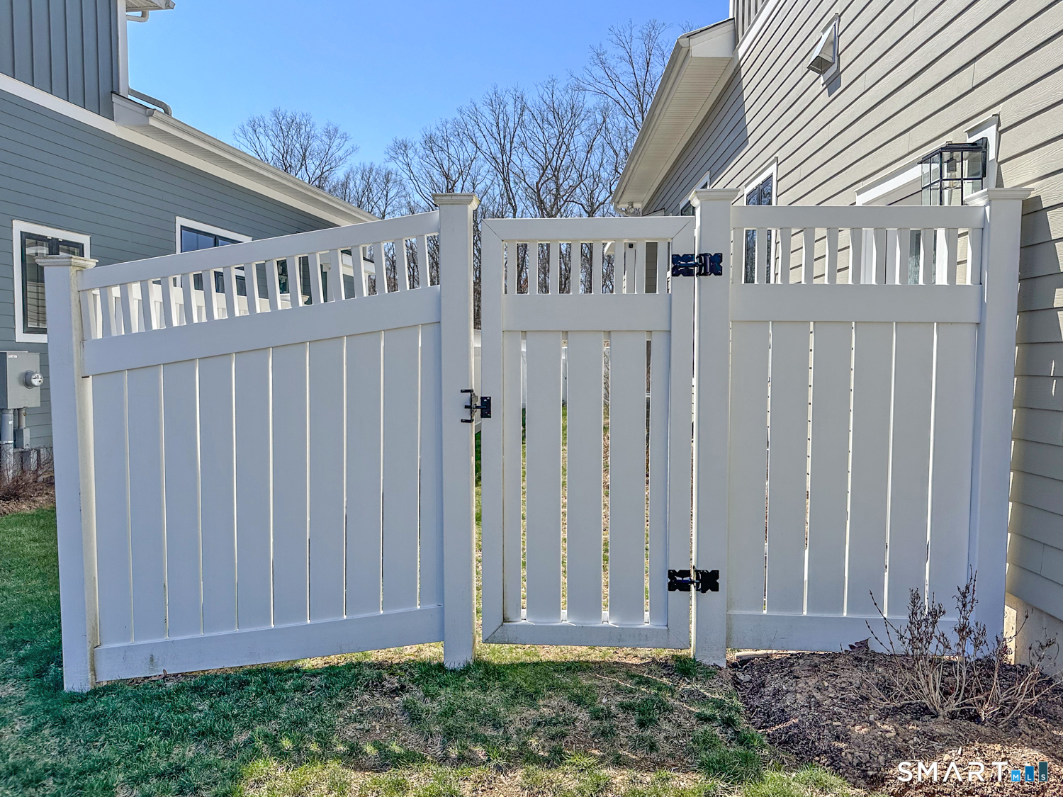 201 Edgewater Circle East Hampton CT 06424