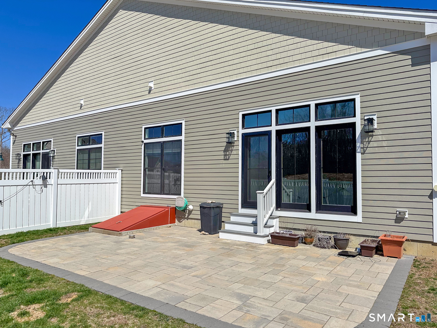 201 Edgewater Circle East Hampton CT 06424