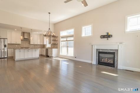 201 Edgewater Circle East Hampton CT 06424