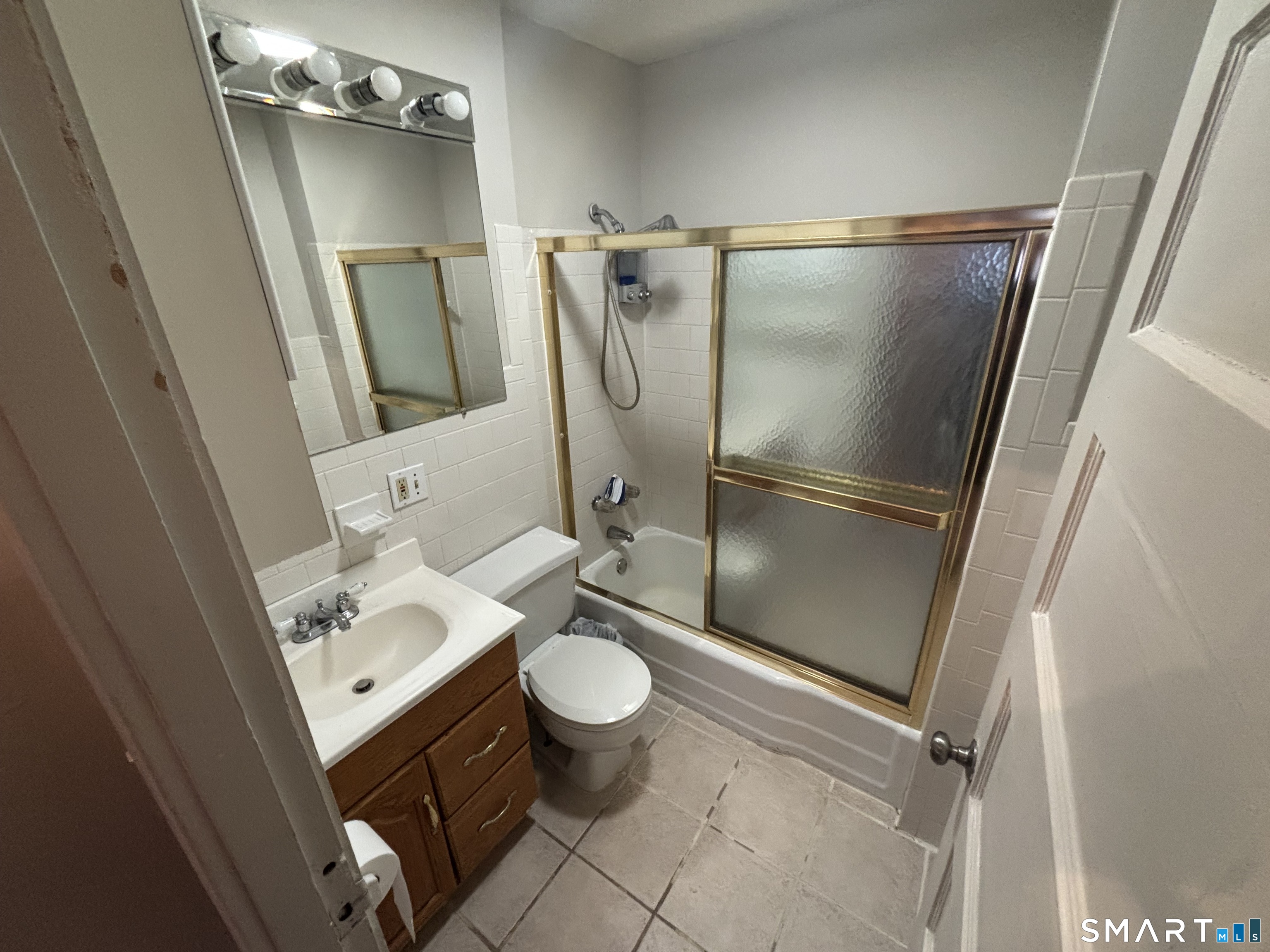 566 Wilmont Avenue Bridgeport CT 06607