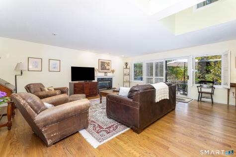 4 Saddle Crossing Avon CT 06001