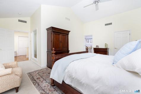 4 Saddle Crossing Avon CT 06001