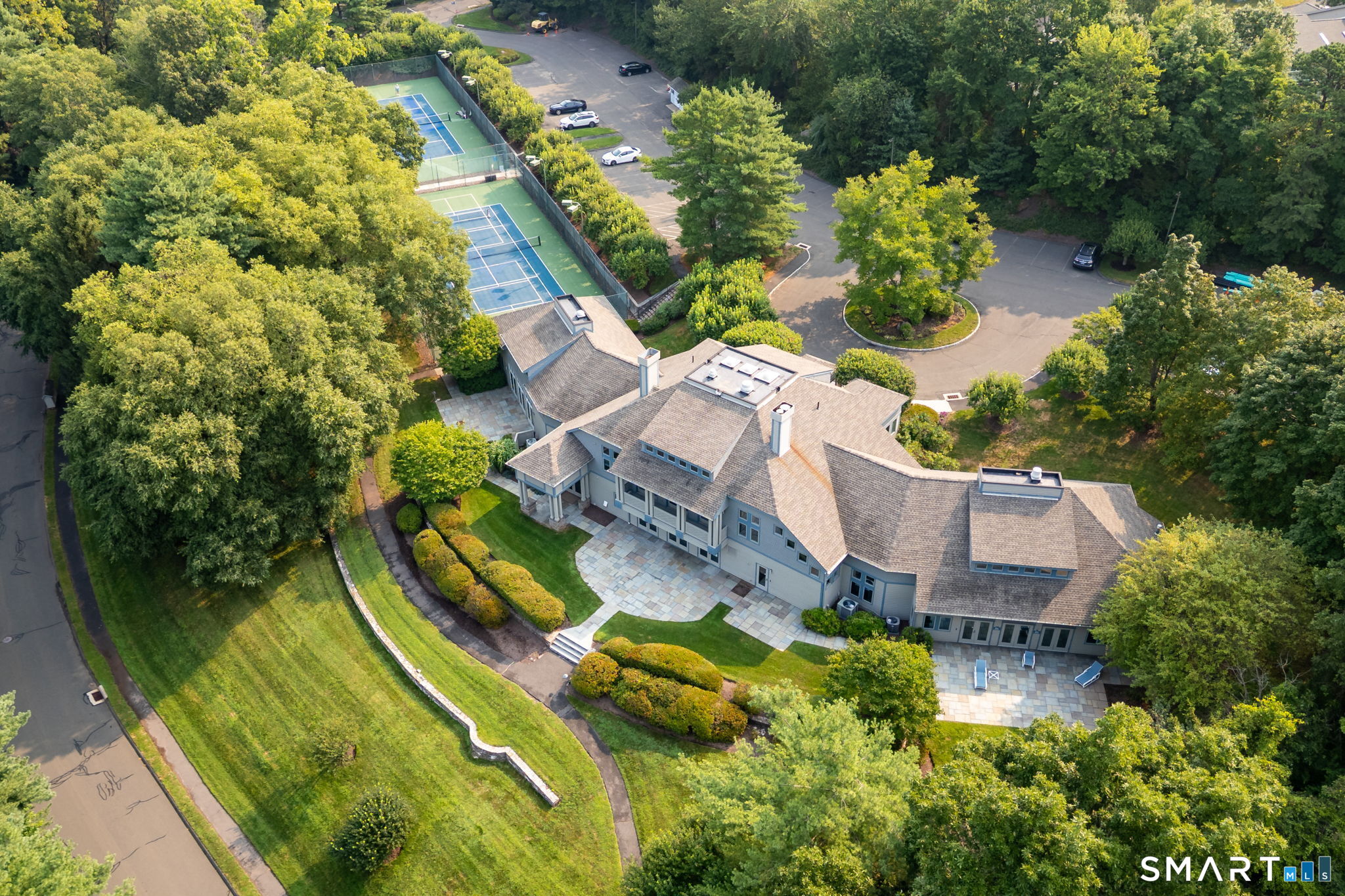 4 Saddle Crossing Avon CT 06001