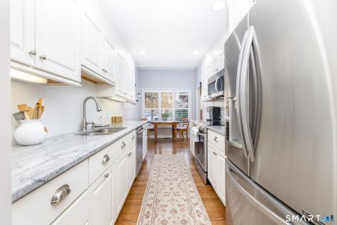 4 Saddle Crossing Avon CT 06001