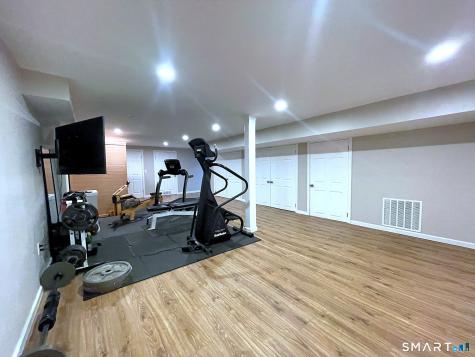 14 Harwich Lane West Hartford CT 06117