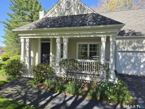 10 Pelham Way Middlebury CT 06762