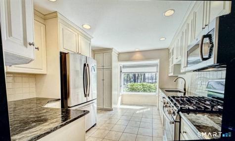 136 Tunxis Village Farmington CT 06032