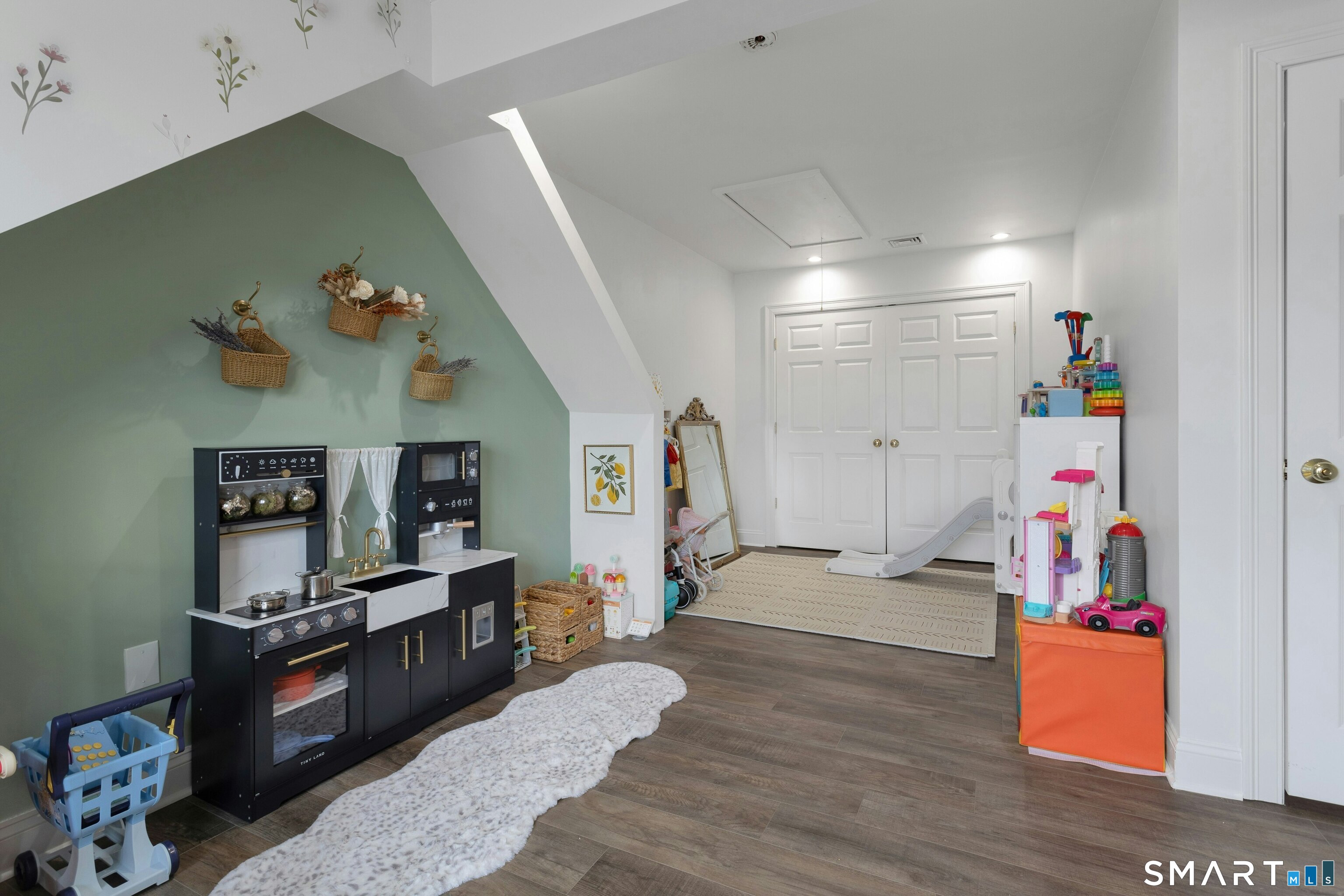 39 Maple Tree Avenue Stamford CT 06906