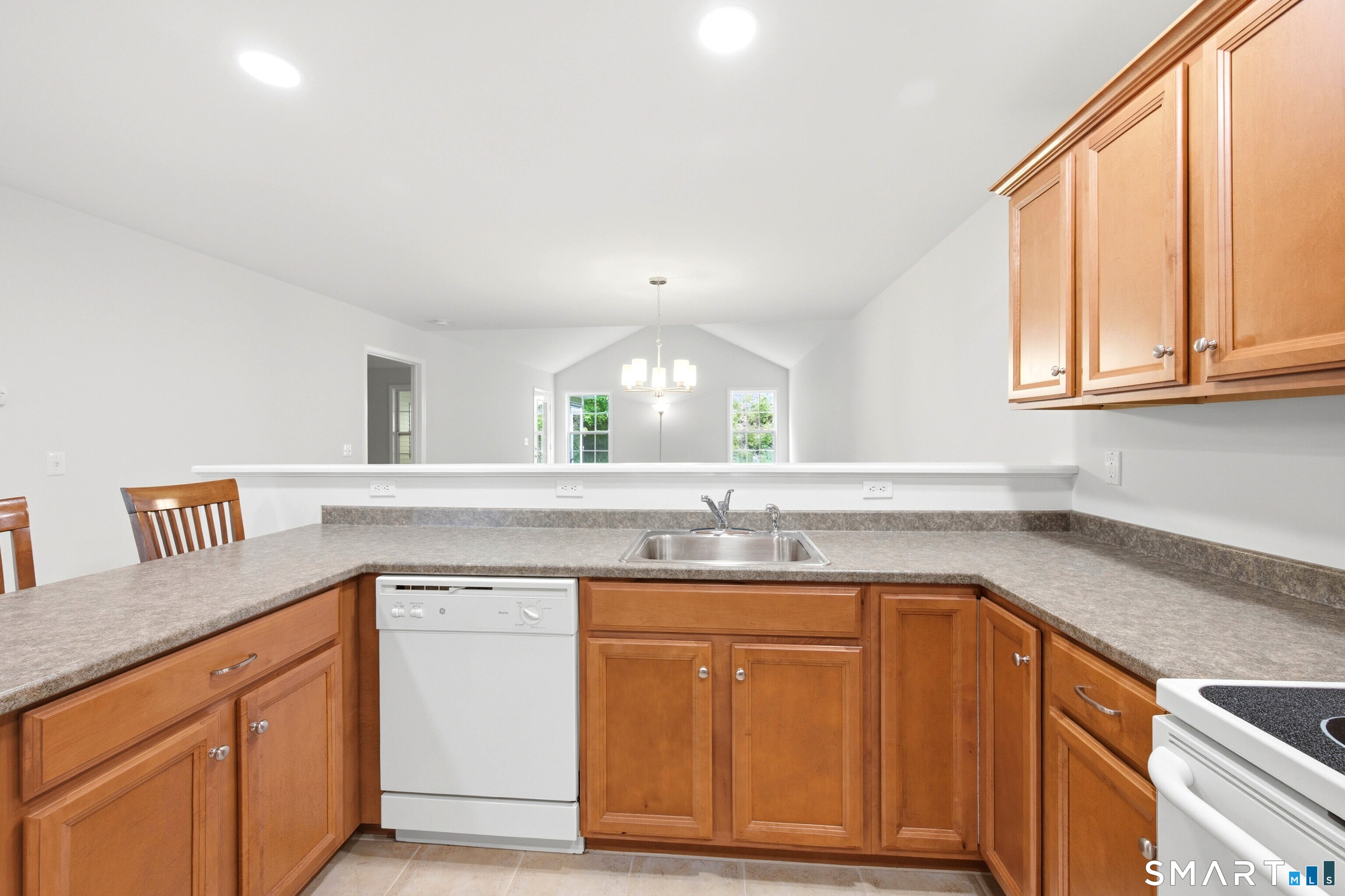 176 Julia Court Newtown CT 06482