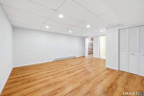 176 Julia Court Newtown CT 06482