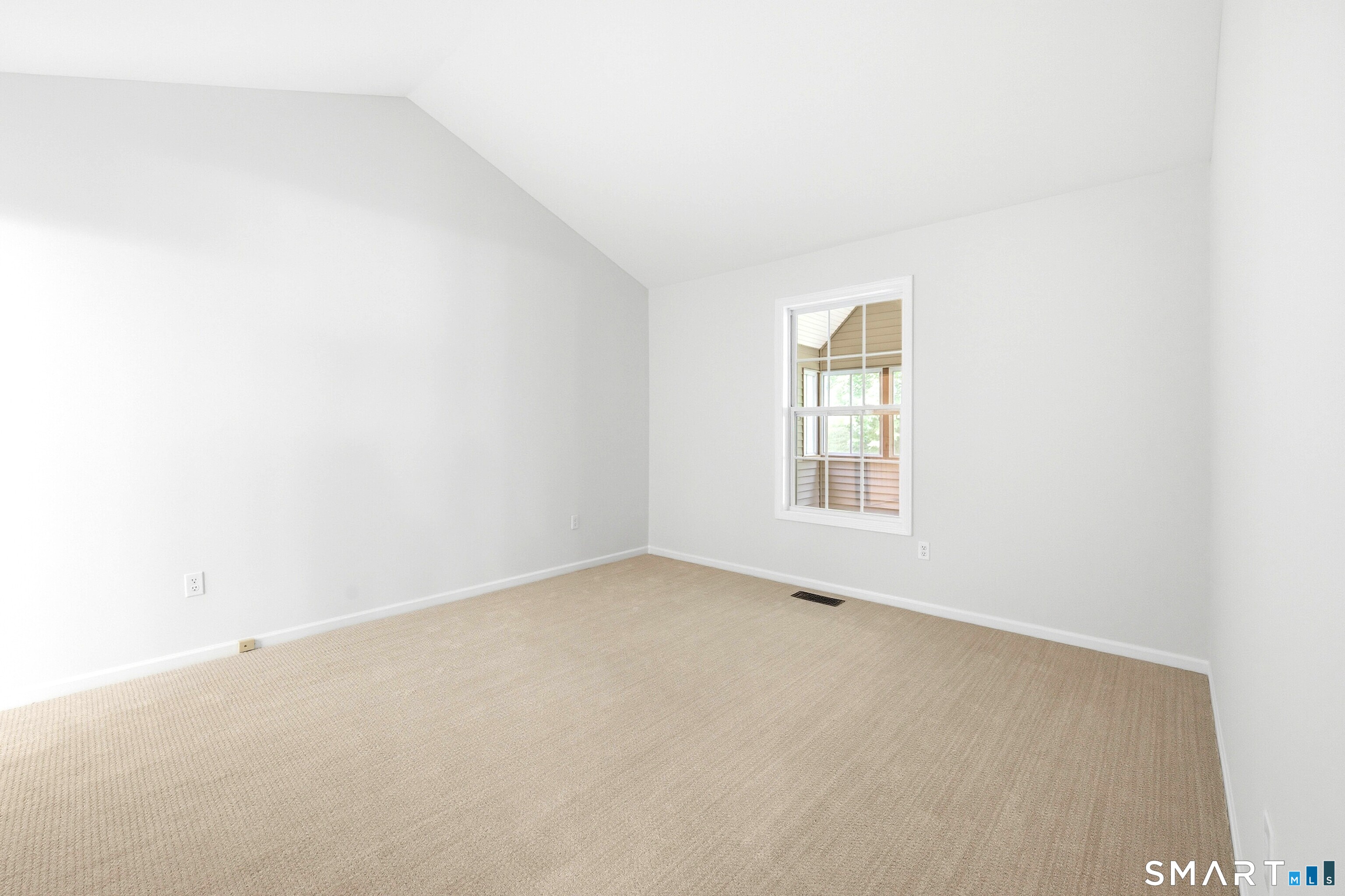 176 Julia Court Newtown CT 06482