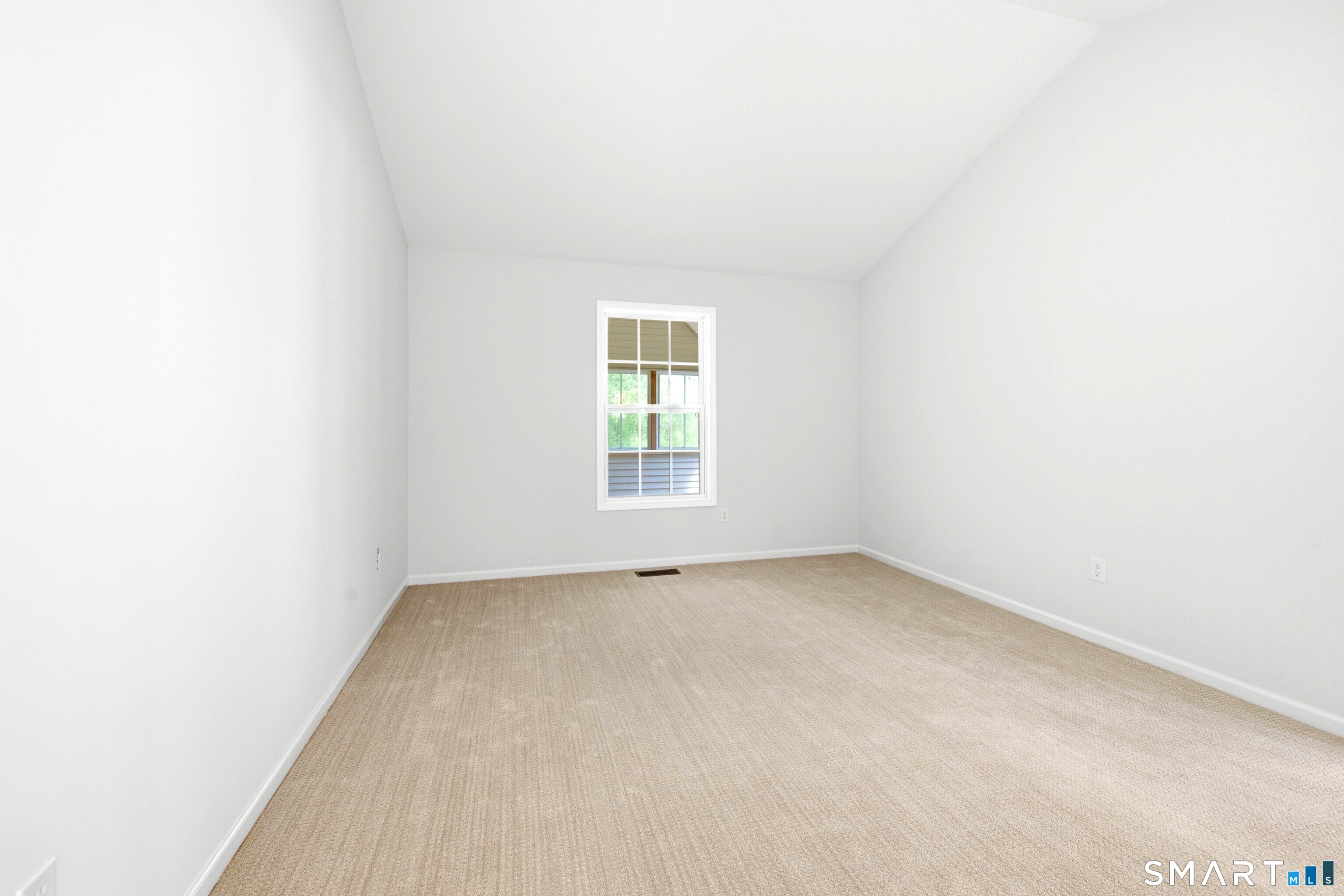 176 Julia Court Newtown CT 06482