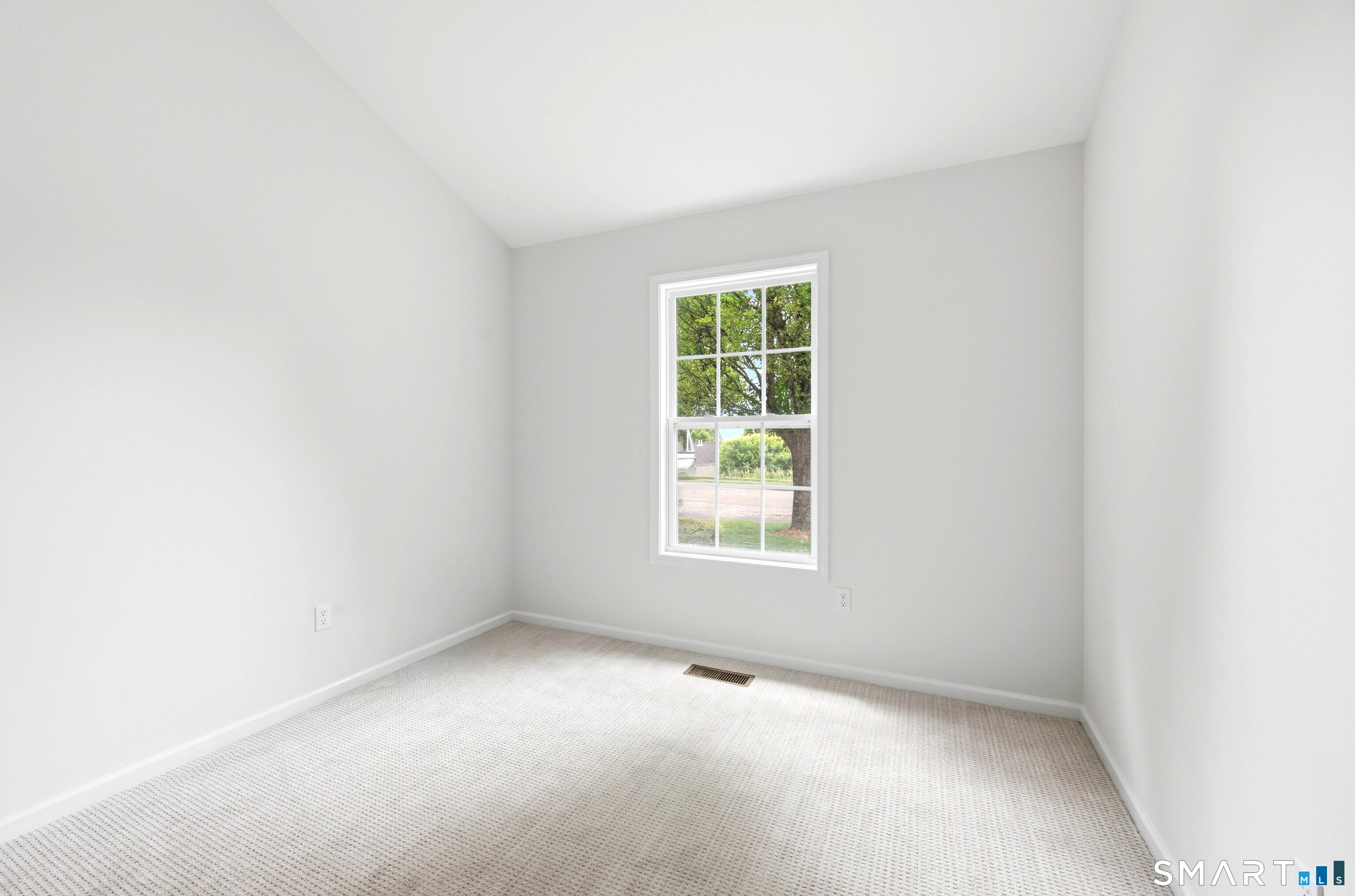 176 Julia Court Newtown CT 06482