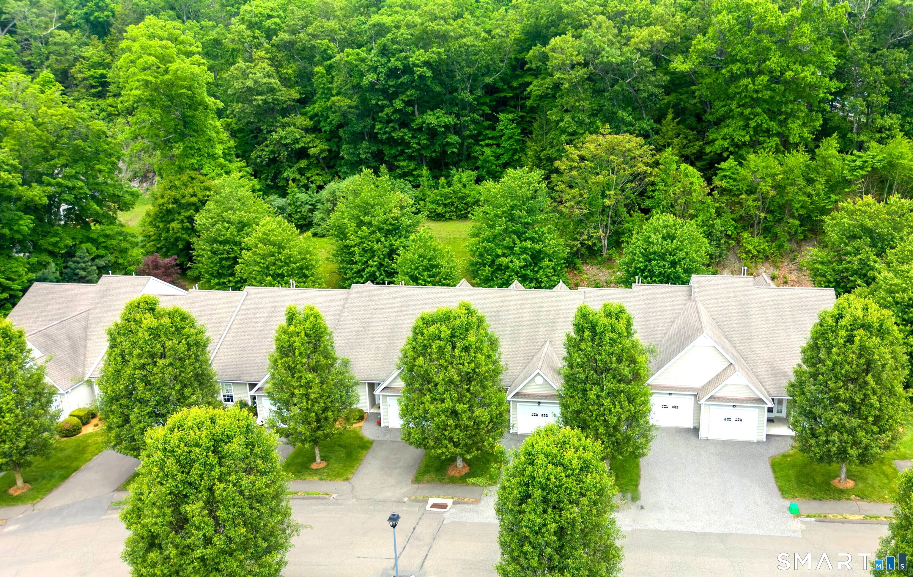 176 Julia Court Newtown CT 06482