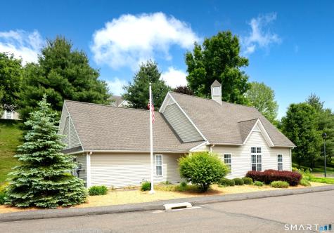 176 Julia Court Newtown CT 06482