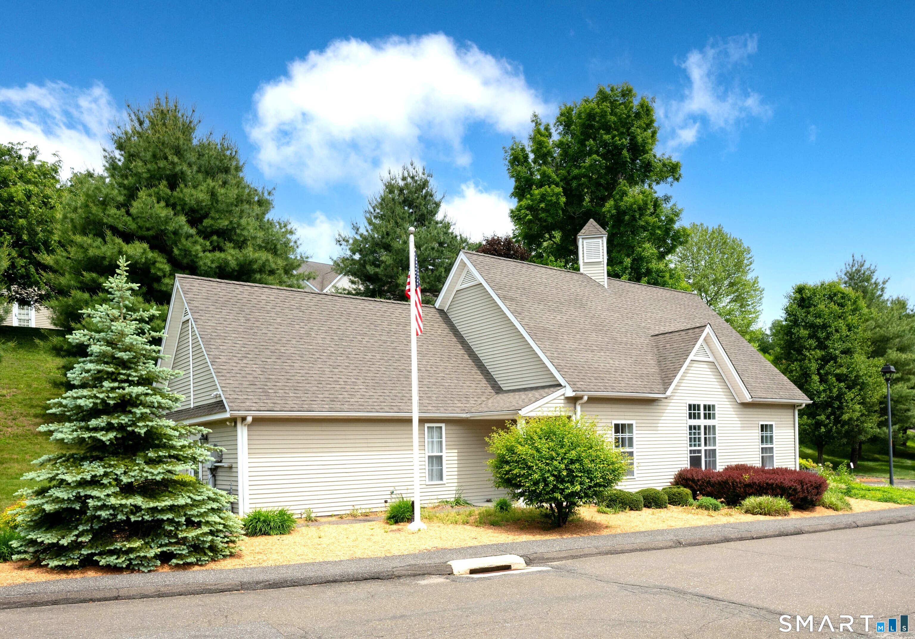 176 Julia Court Newtown CT 06482