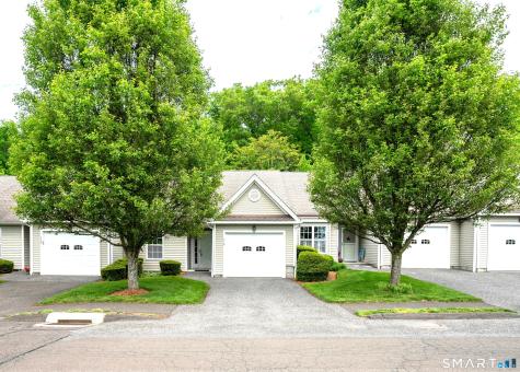 176 Julia Court Newtown CT 06482