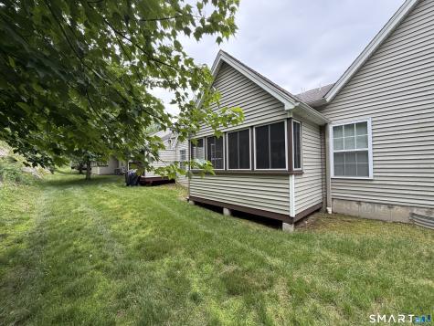 176 Julia Court Newtown CT 06482