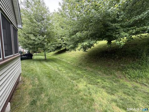 176 Julia Court Newtown CT 06482