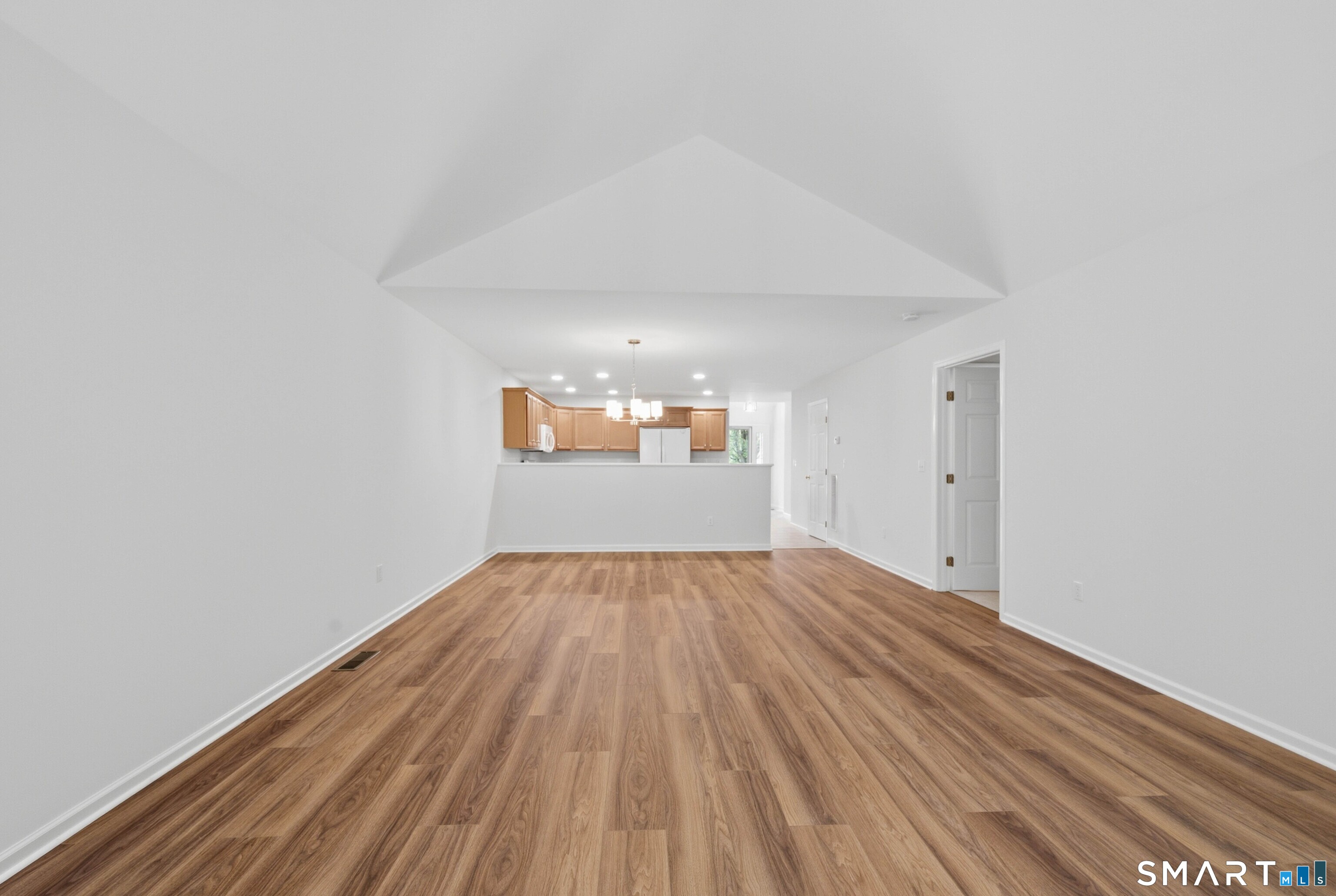 176 Julia Court Newtown CT 06482