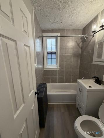 22 Saint James Street Manchester CT 06040