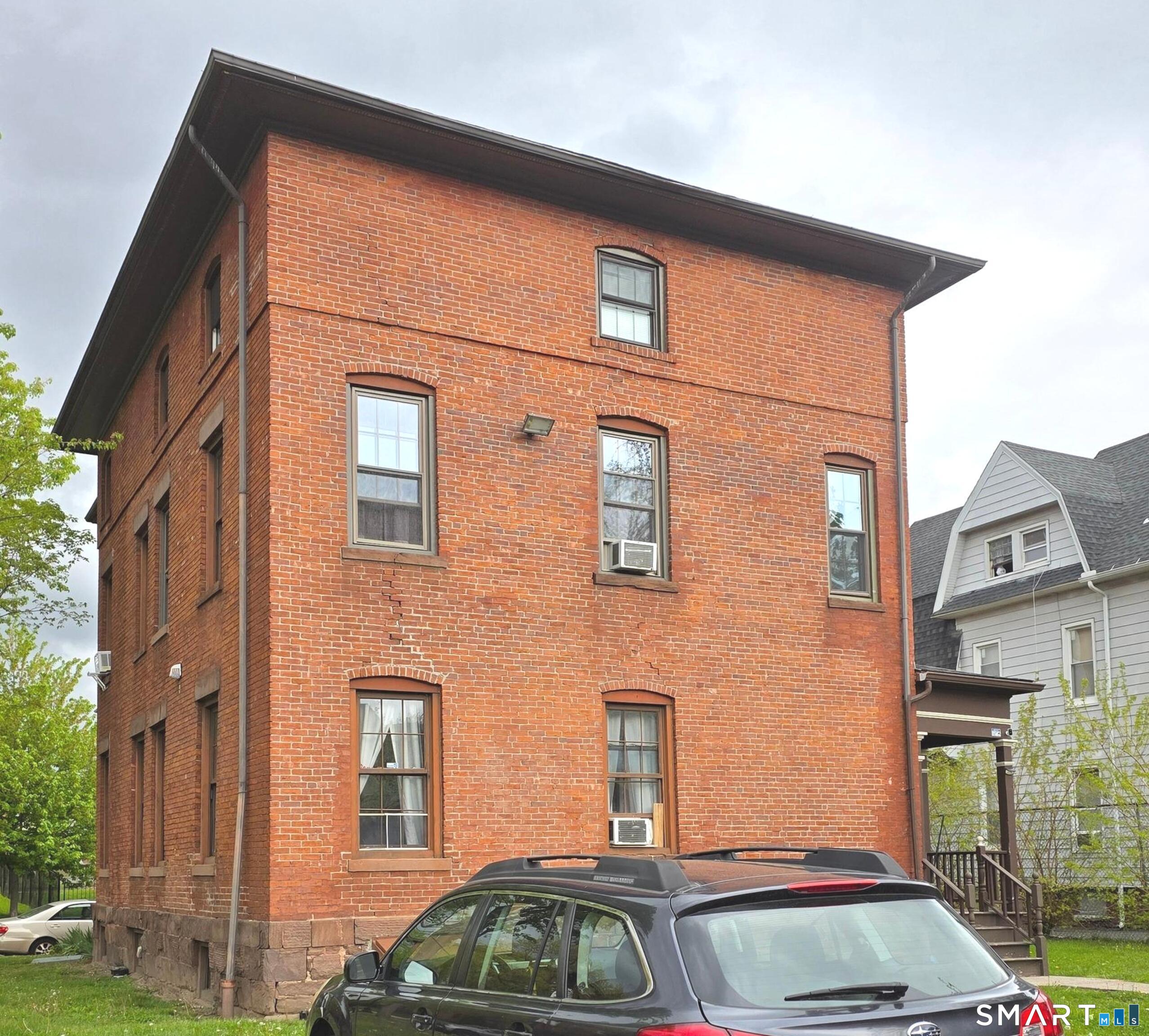 31 Alden Street Hartford CT 06114