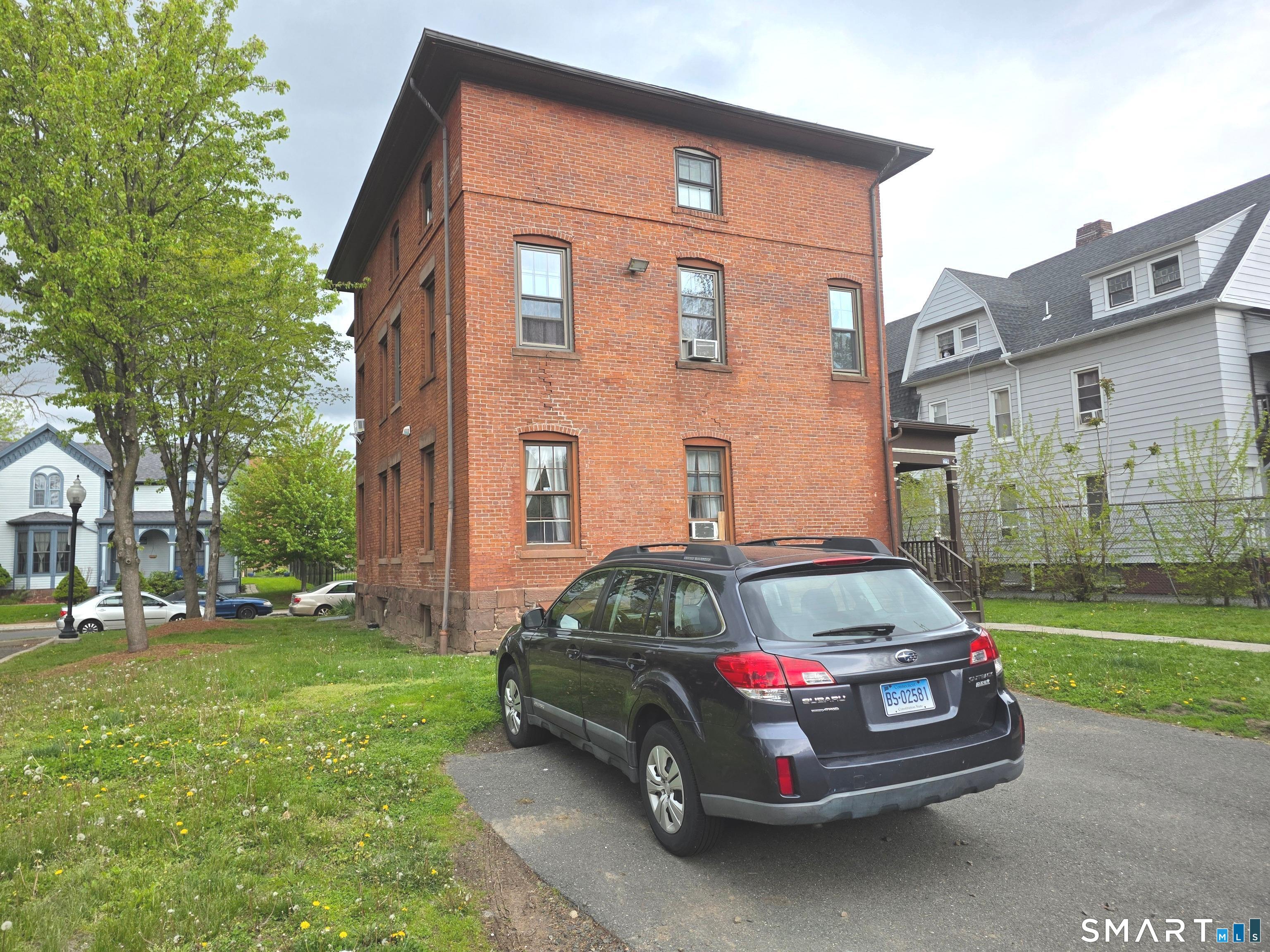 31 Alden Street Hartford CT 06114