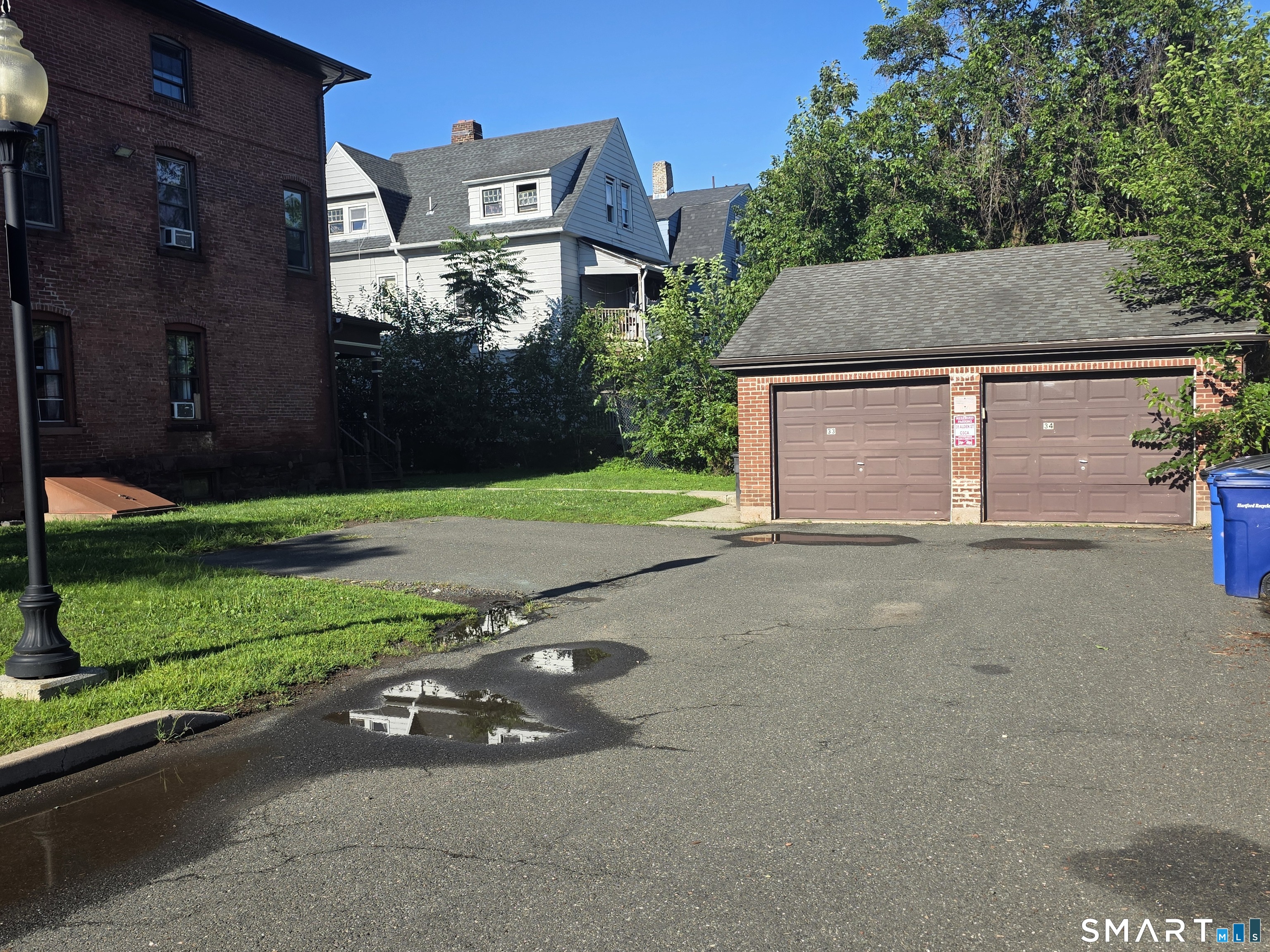 31 Alden Street Hartford CT 06114