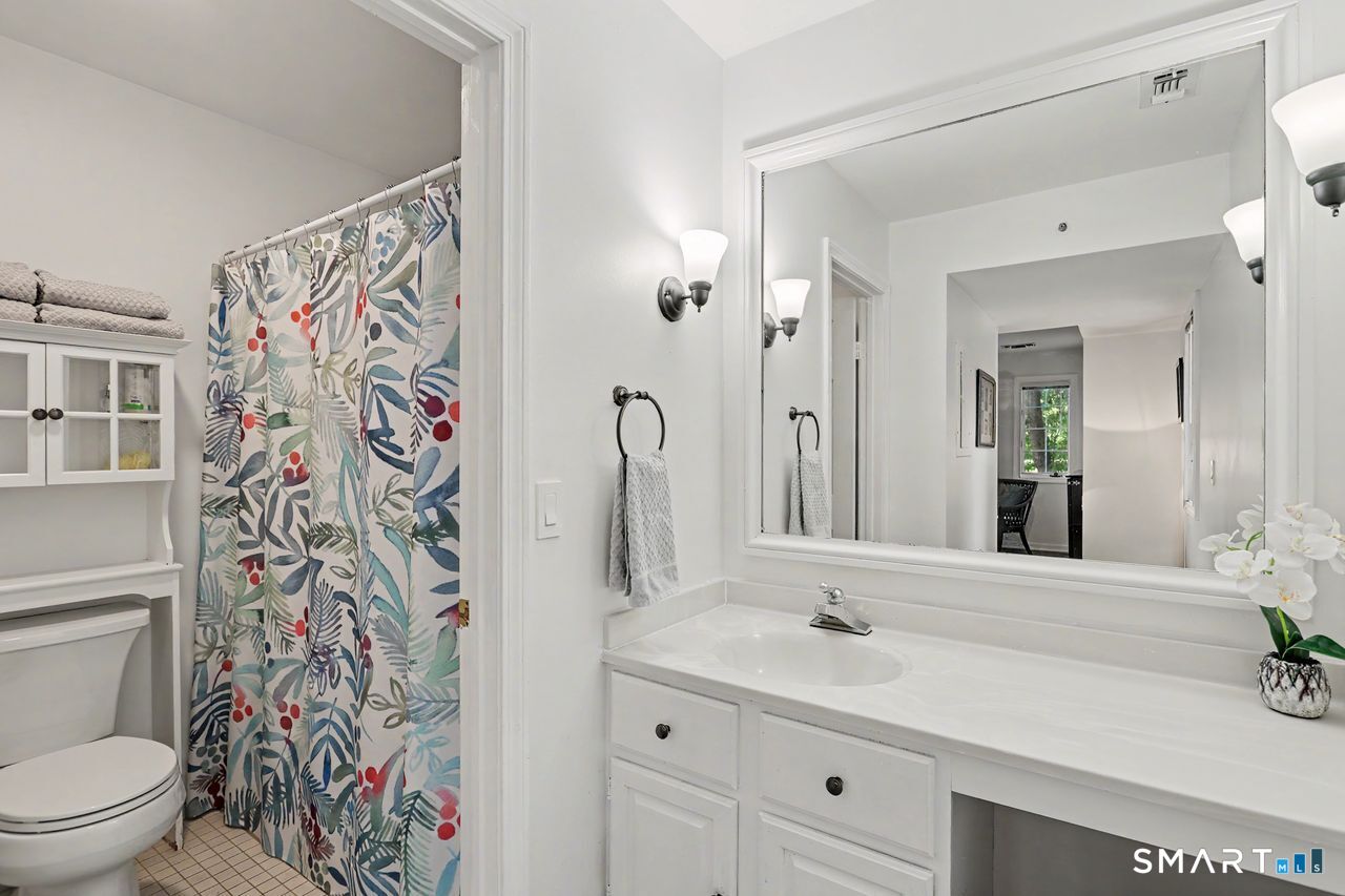1822 Old Pond Lane Norwich CT 06360