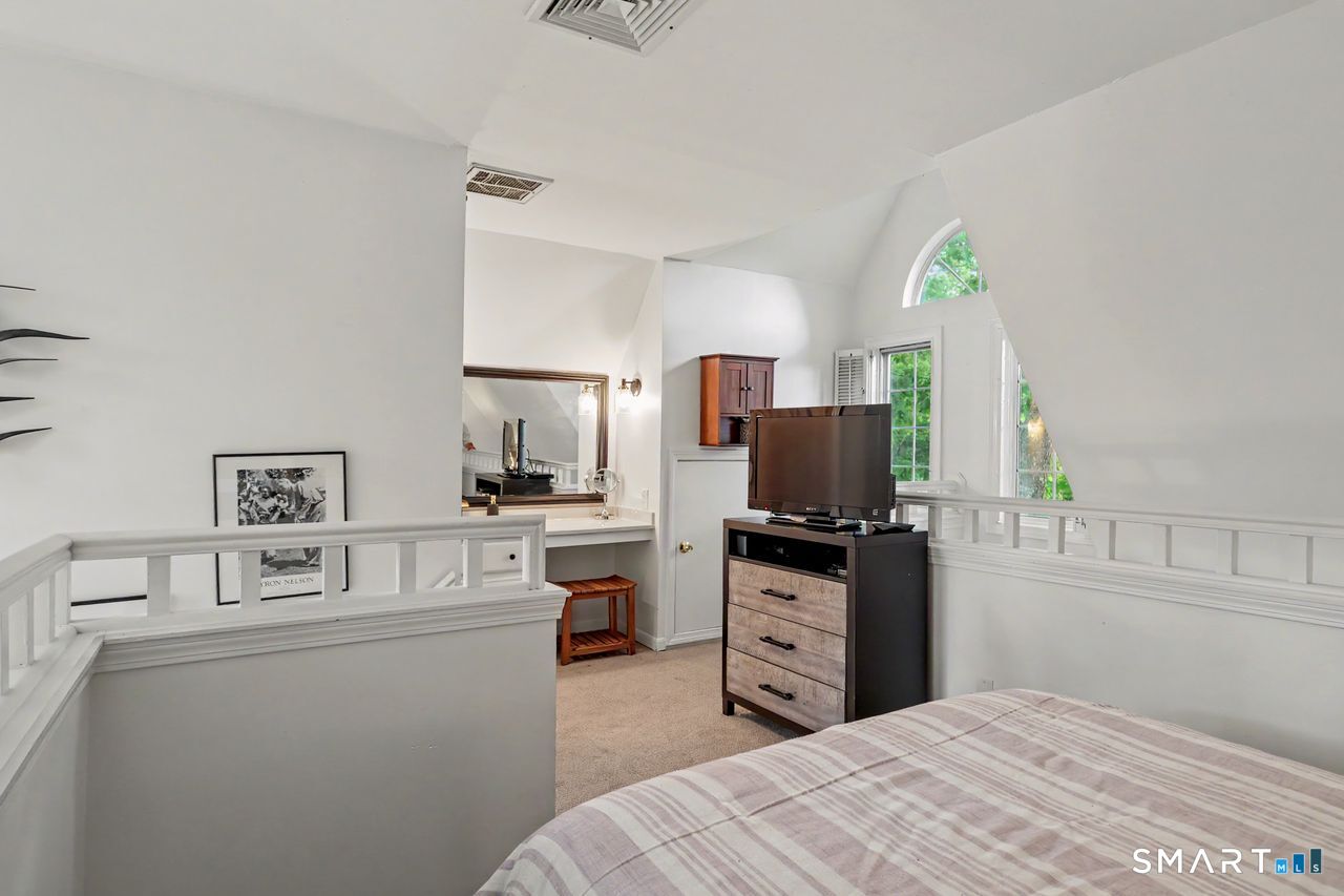 1822 Old Pond Lane Norwich CT 06360
