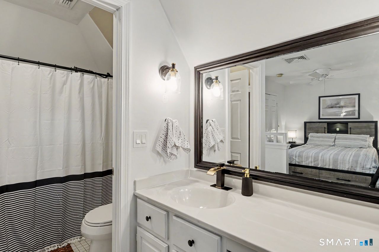 1822 Old Pond Lane Norwich CT 06360