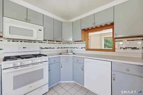 137 Foxboro Drive Newington CT 06111