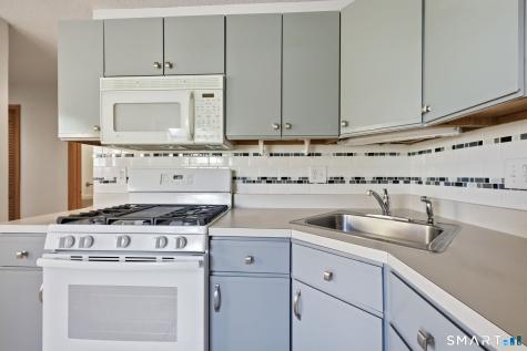 137 Foxboro Drive Newington CT 06111