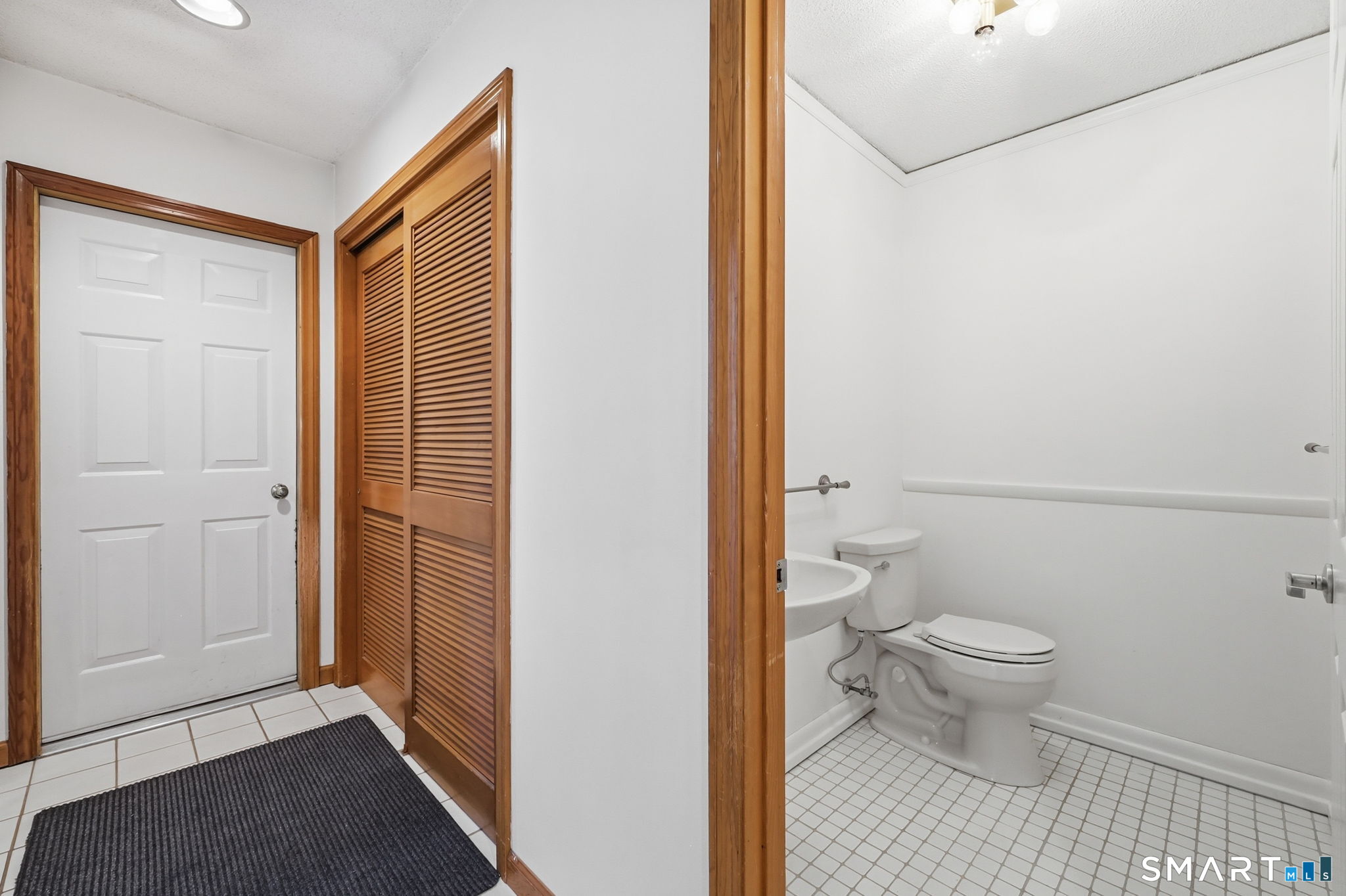 137 Foxboro Drive Newington CT 06111