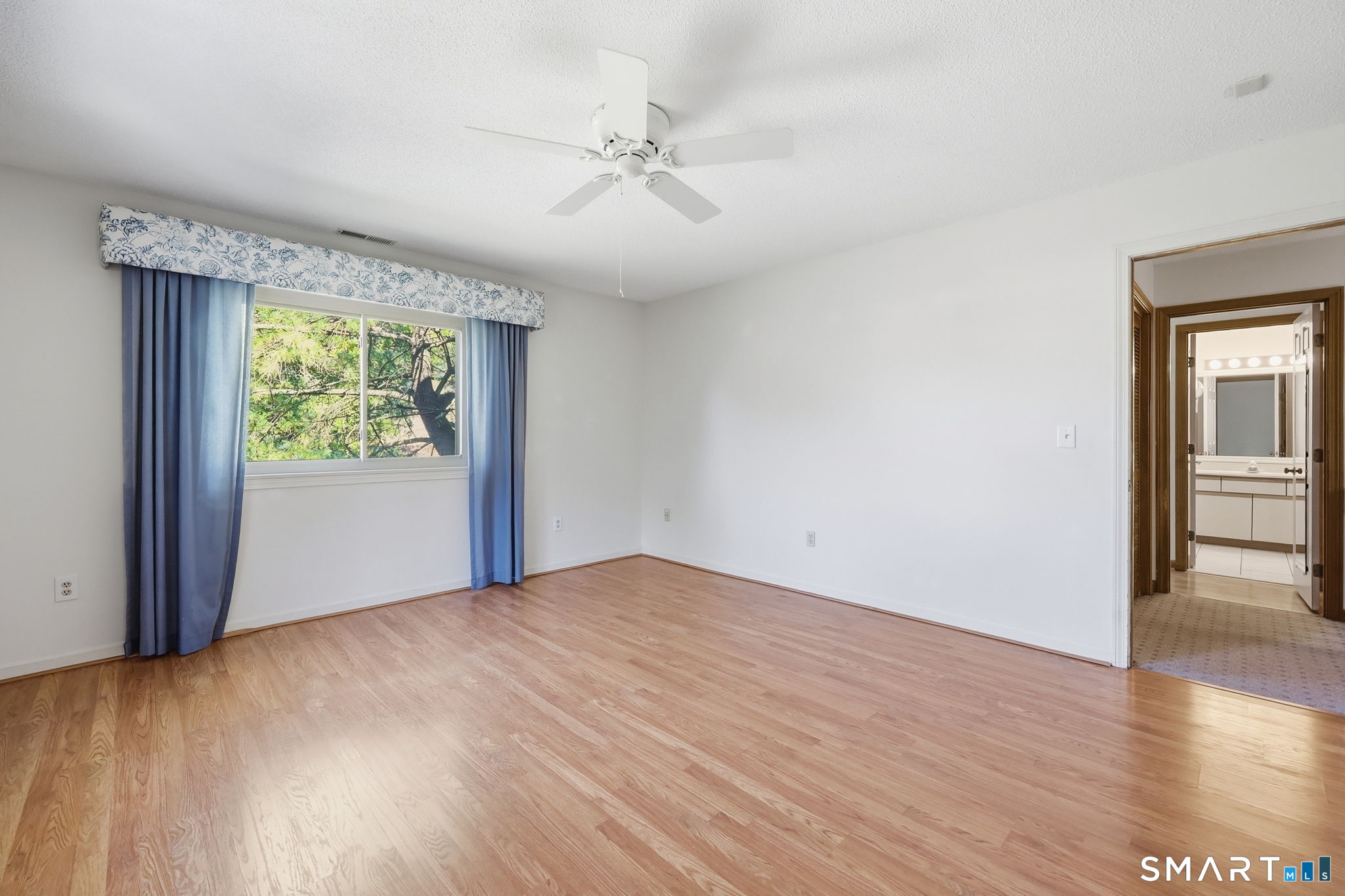 137 Foxboro Drive Newington CT 06111