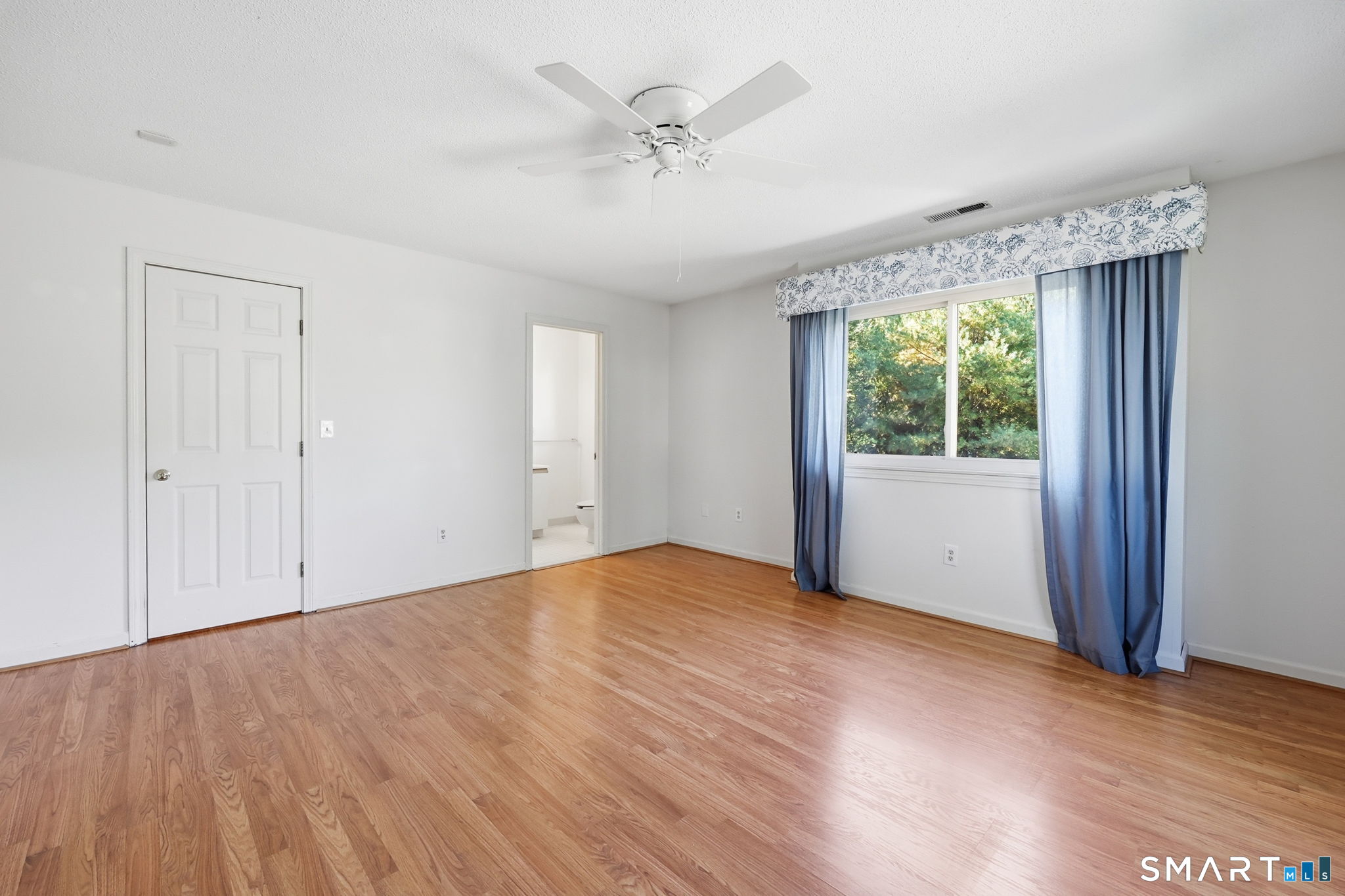 137 Foxboro Drive Newington CT 06111