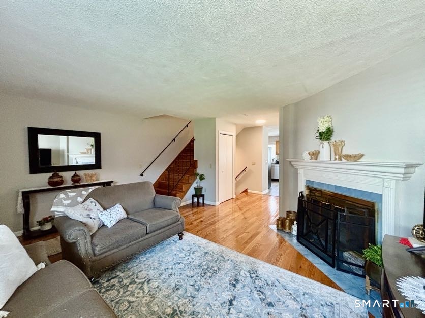 27 Crows Nest Lane Danbury CT 06810