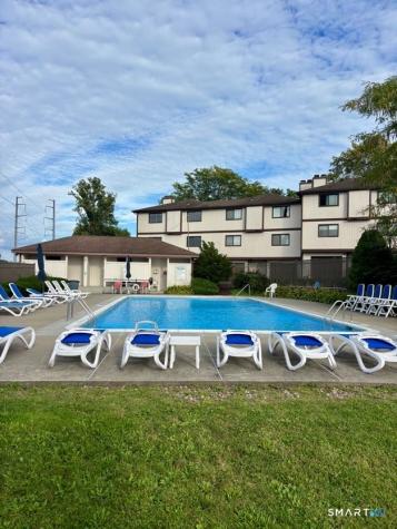 27 Crows Nest Lane Danbury CT 06810