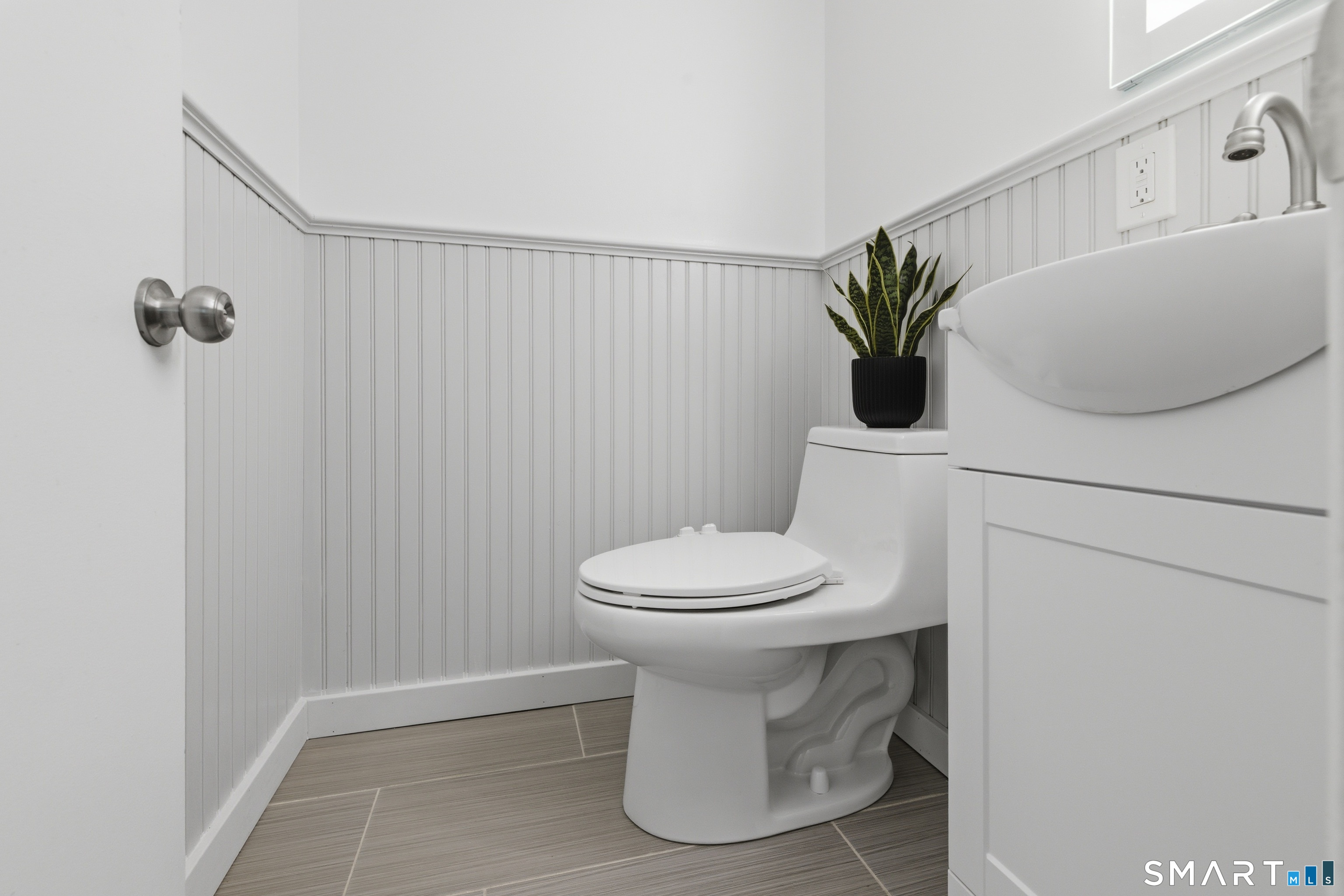 281 Gardner Avenue New London CT 06320