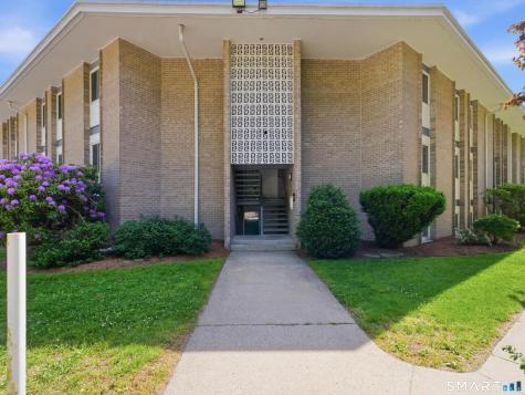 281 Gardner Avenue New London CT 06320