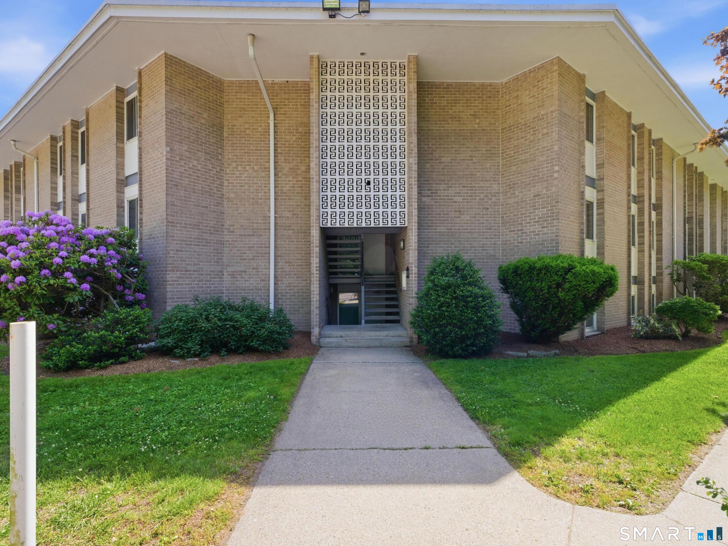 281 Gardner Avenue New London CT 06320