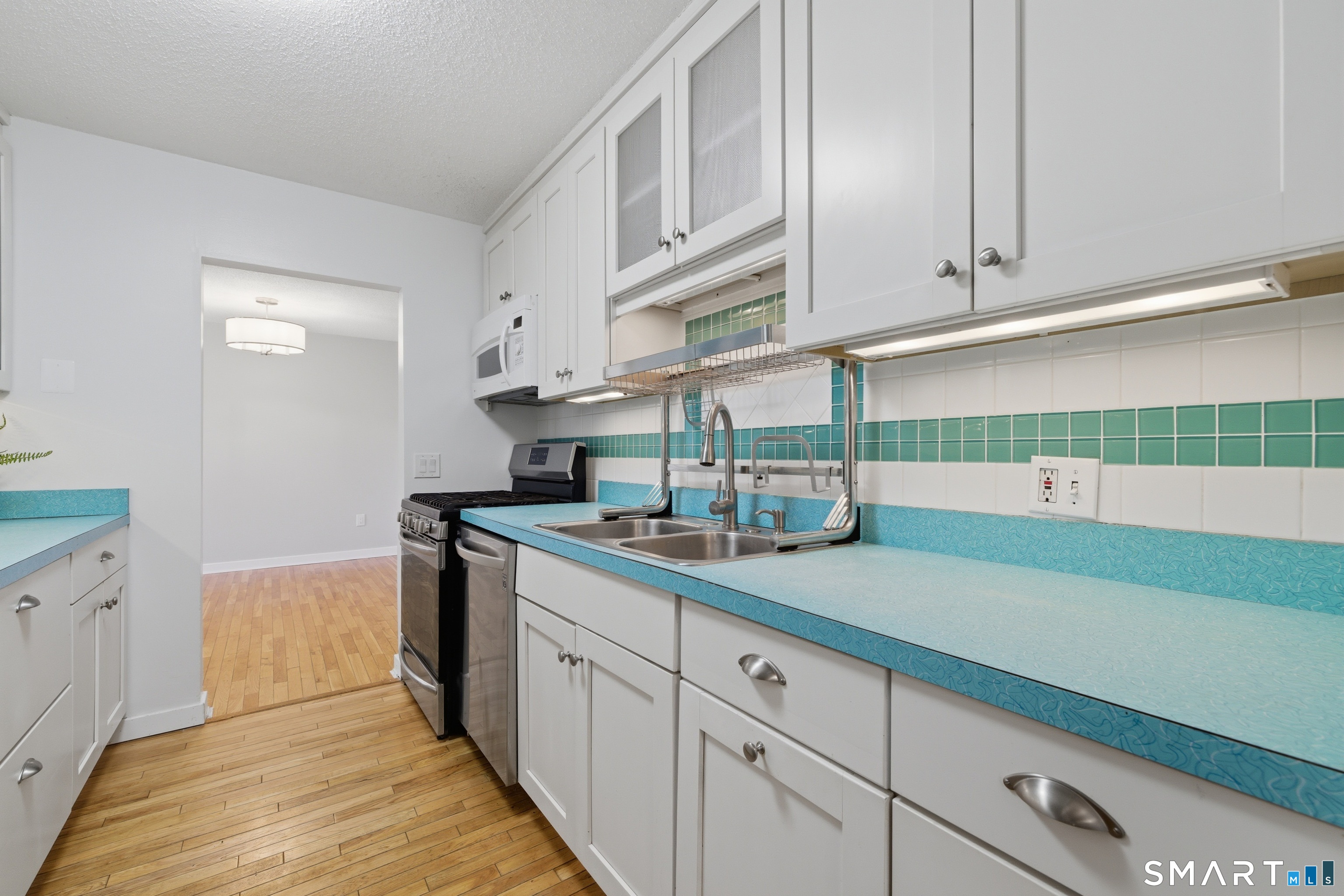 281 Gardner Avenue New London CT 06320