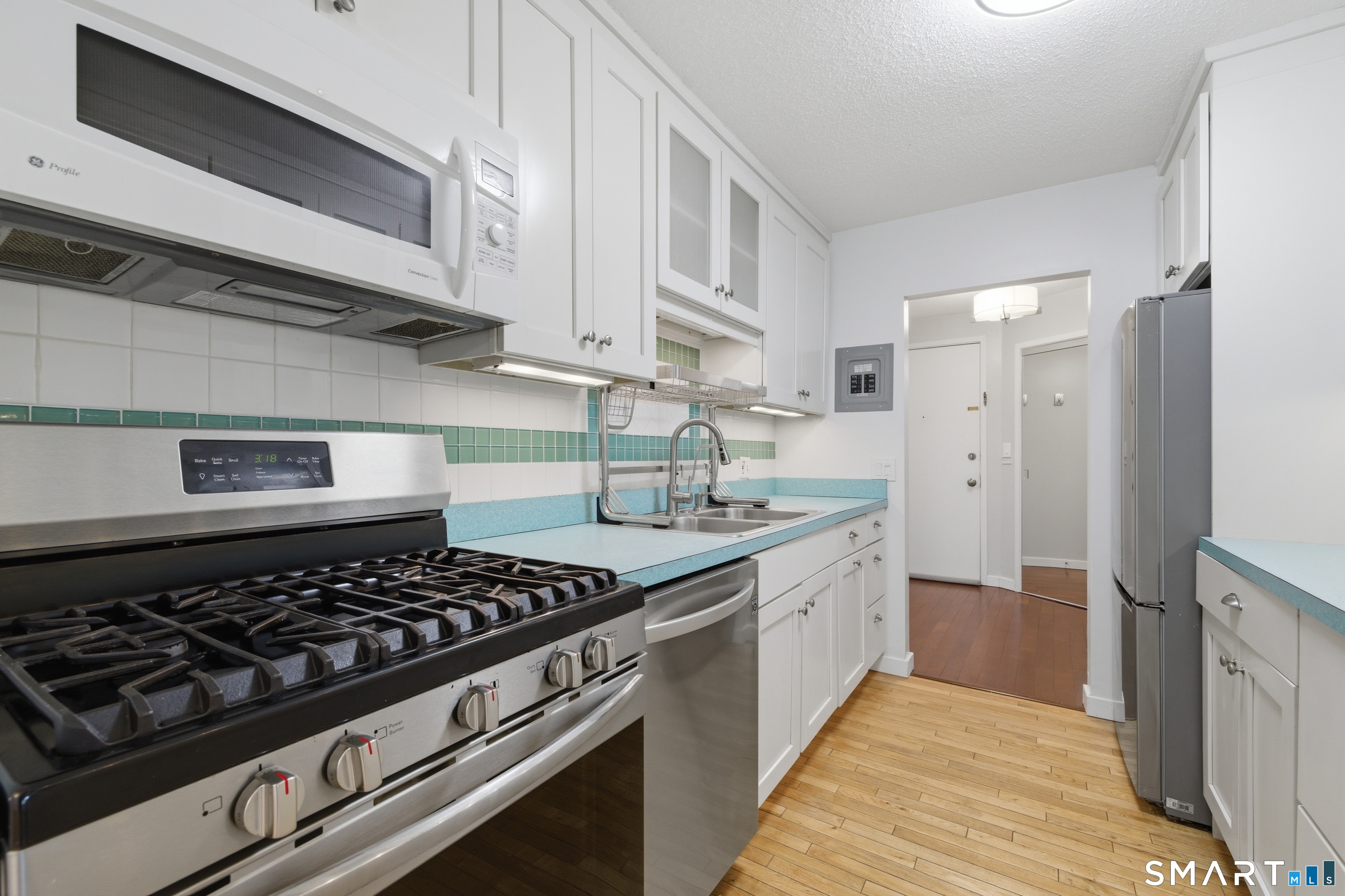 281 Gardner Avenue New London CT 06320
