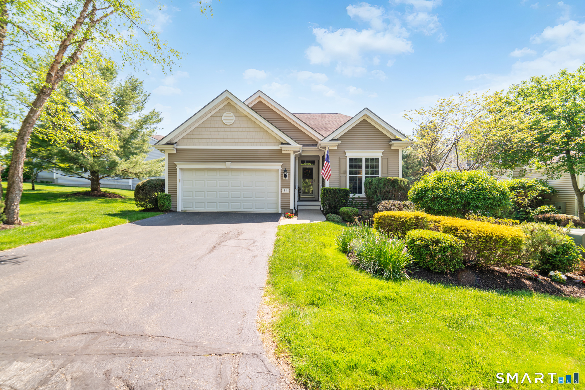 71 Links Way Oxford CT 06478