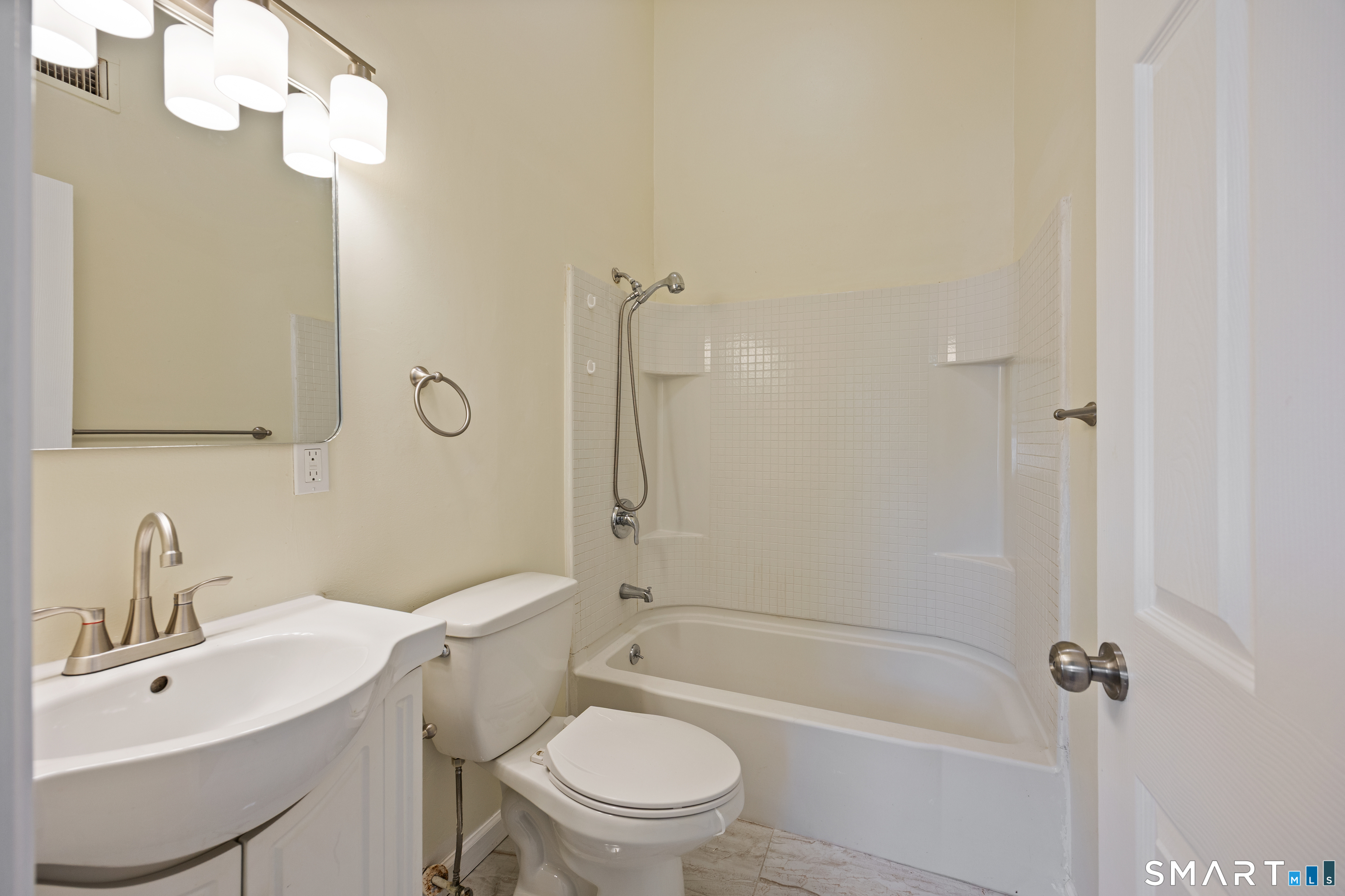 11 Mcclintock Street New Britain CT 06053